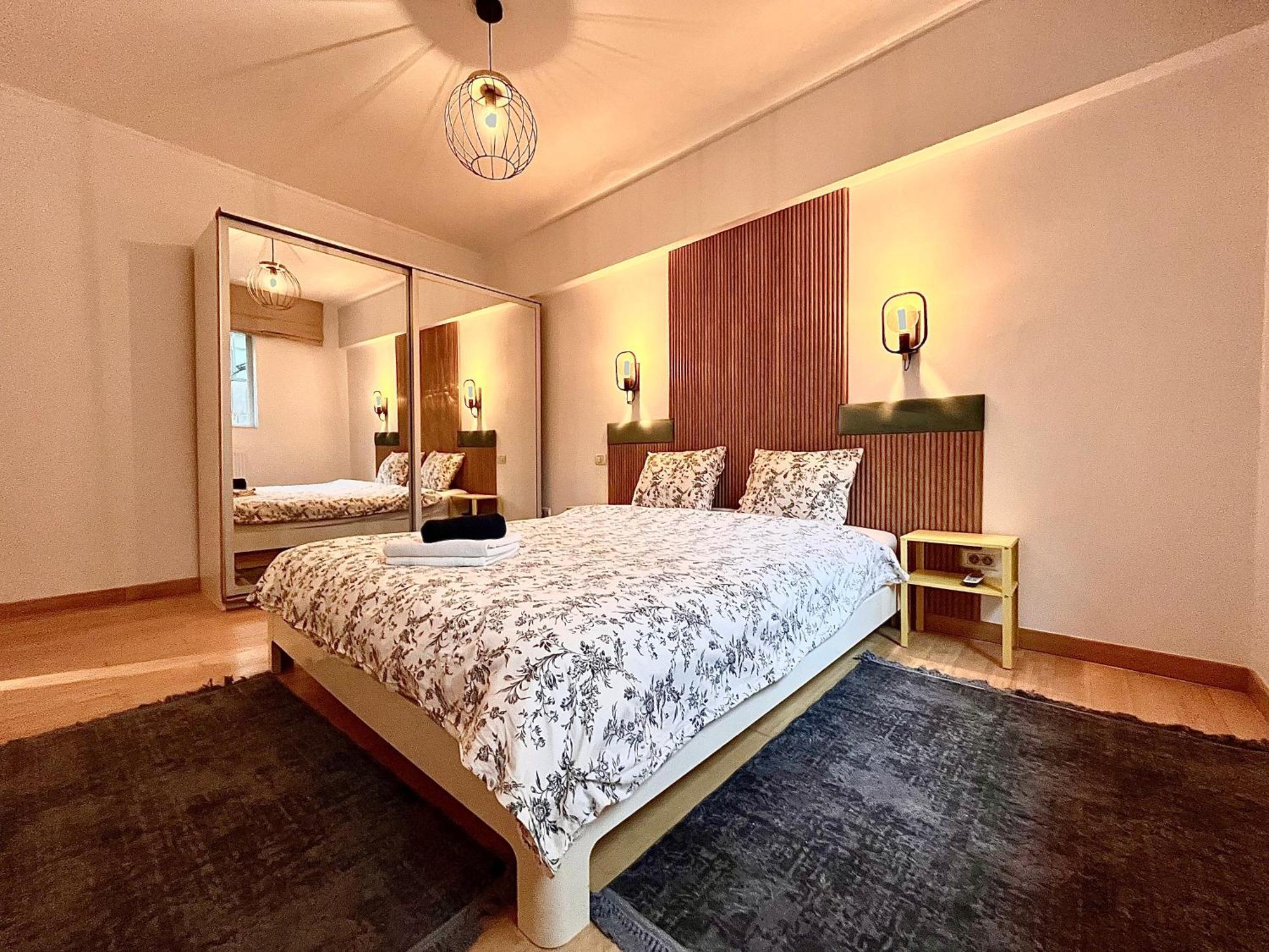 Cozy Apartment With Balcony Bukarest Kültér fotó